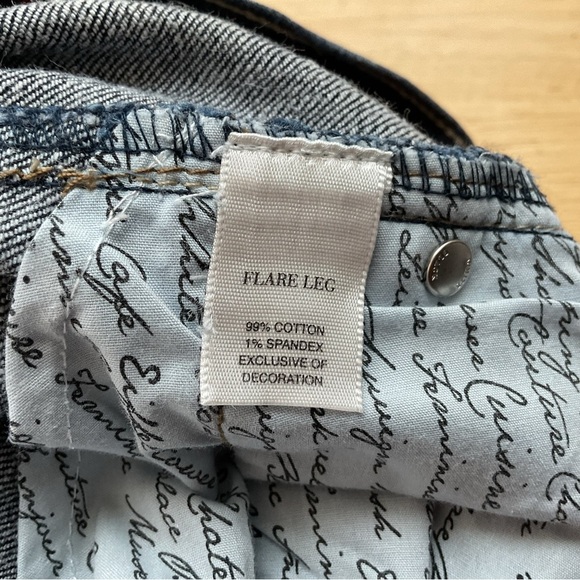 White House Black‎ Market Noir Flare Leg Rose Embroidered Jeans Size 6R - Picture 7 of 9